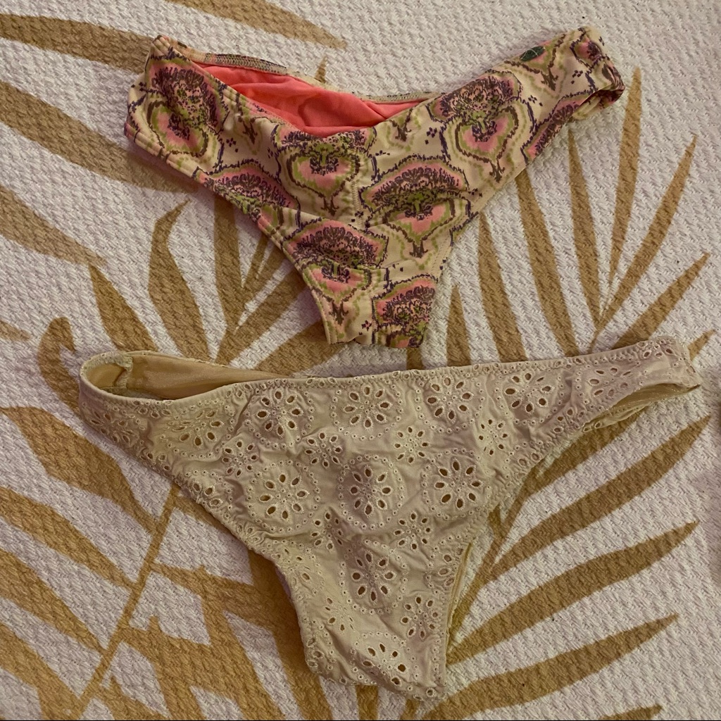 2 Bikini Sets